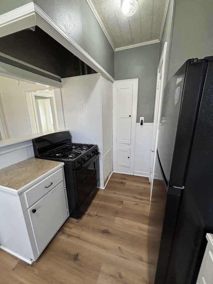 1821 Sanger Ave #D - Photo 6 of 9