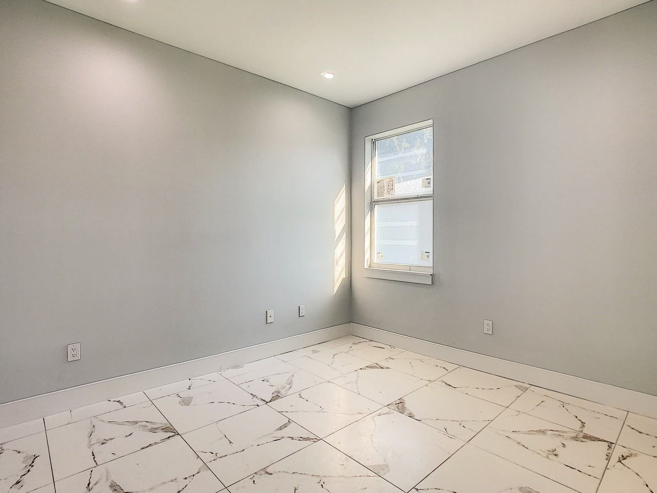 5237 Jennings St - Photo 5 of 11