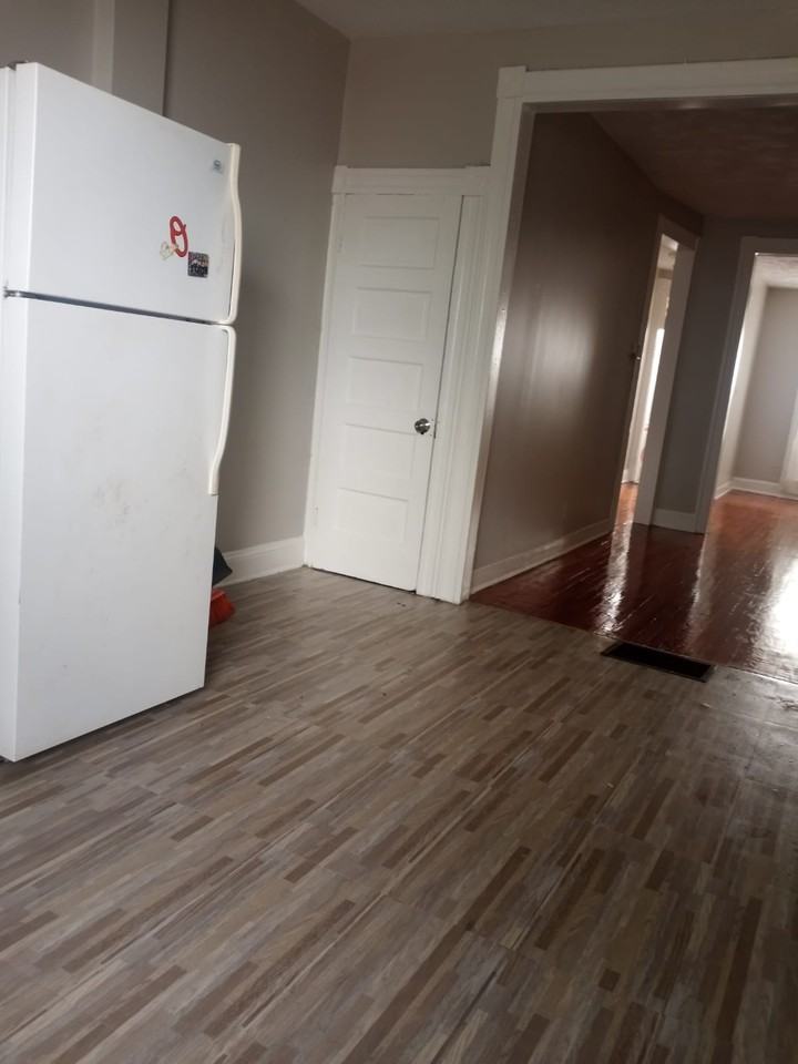 2934 E Monument St - Photo 5 of 8