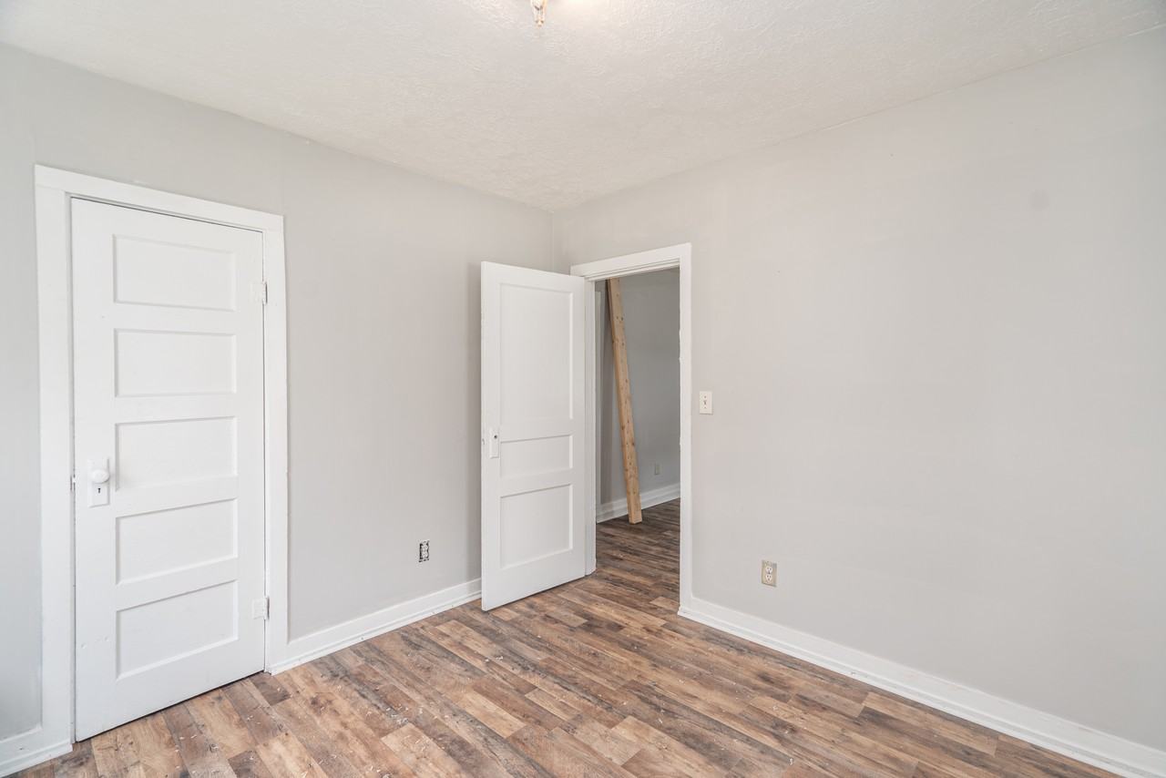 209 Sunset Ave - Photo 4 of 13