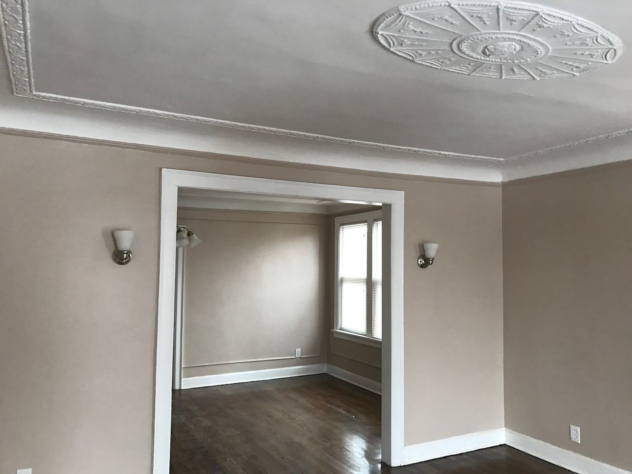 3235 W Grand St - Photo 6 of 8