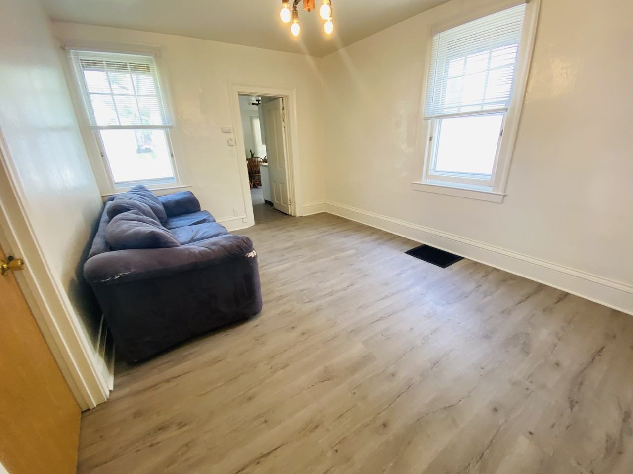 220 E Davenport St - Photo 4 of 16