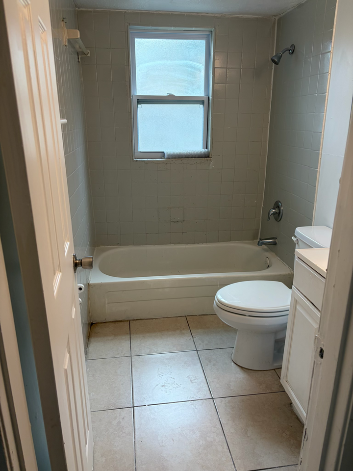 1040 Bert Rd #5 - Photo 6 of 7