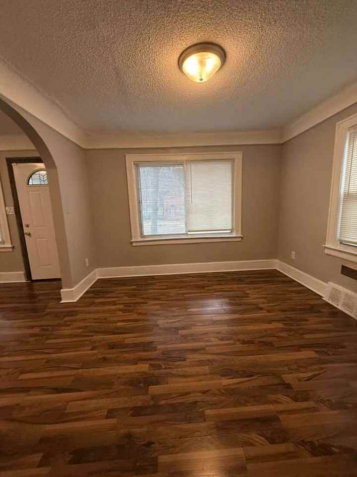 16584 Blackstone St - Photo 6 of 15