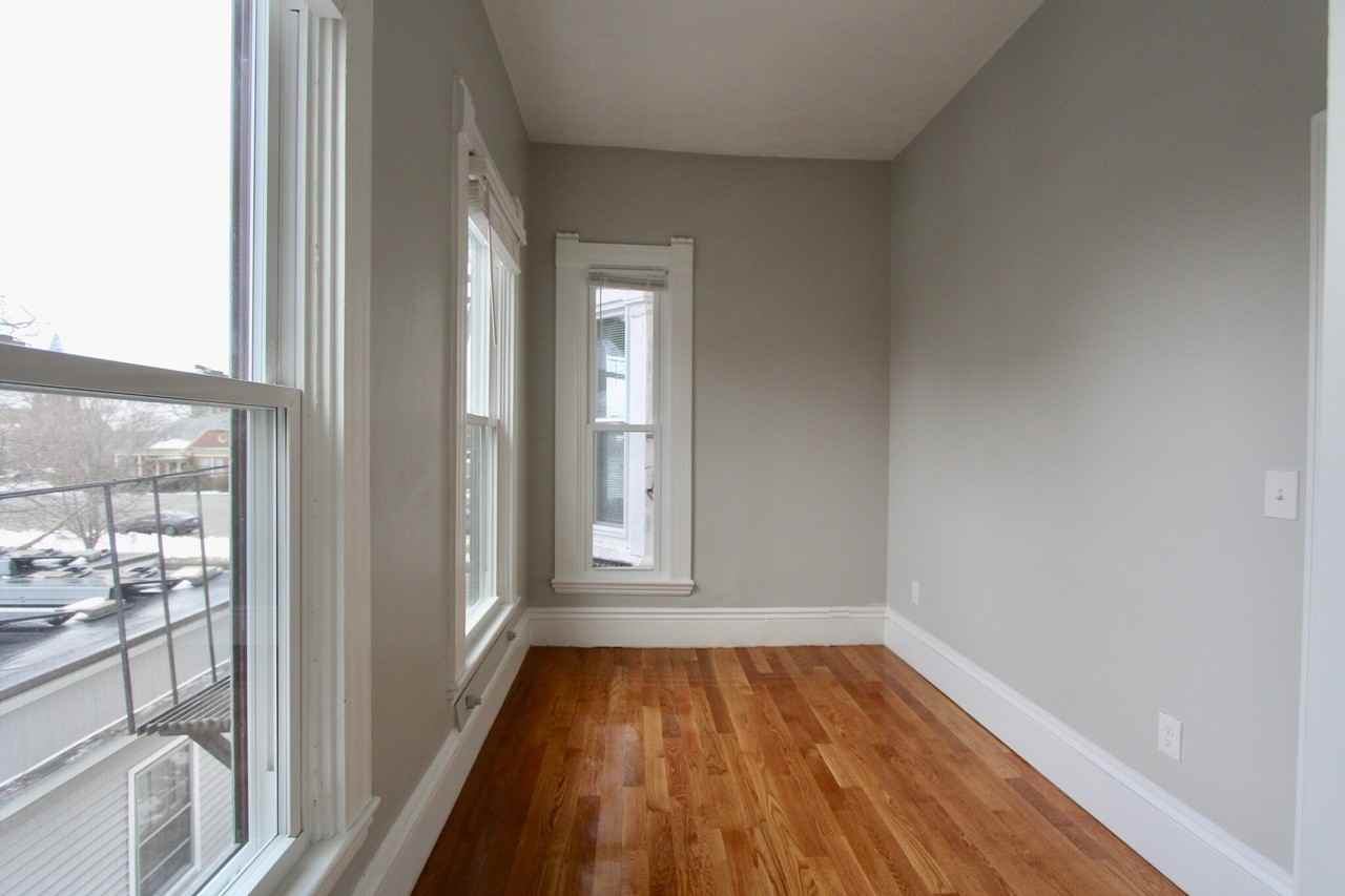 321 Union St #8 - Photo 6 of 9