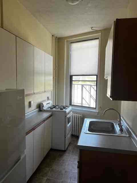 223 Essex St #24 - Photo 2 of 6