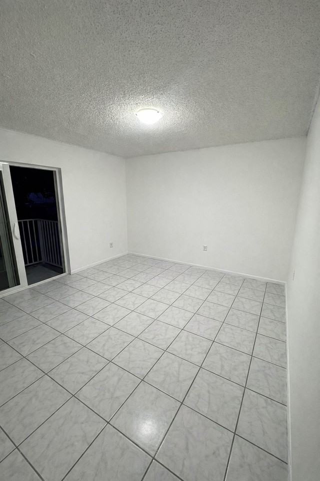 17050 Nw 55th Ave #8 - Photo 4 of 10