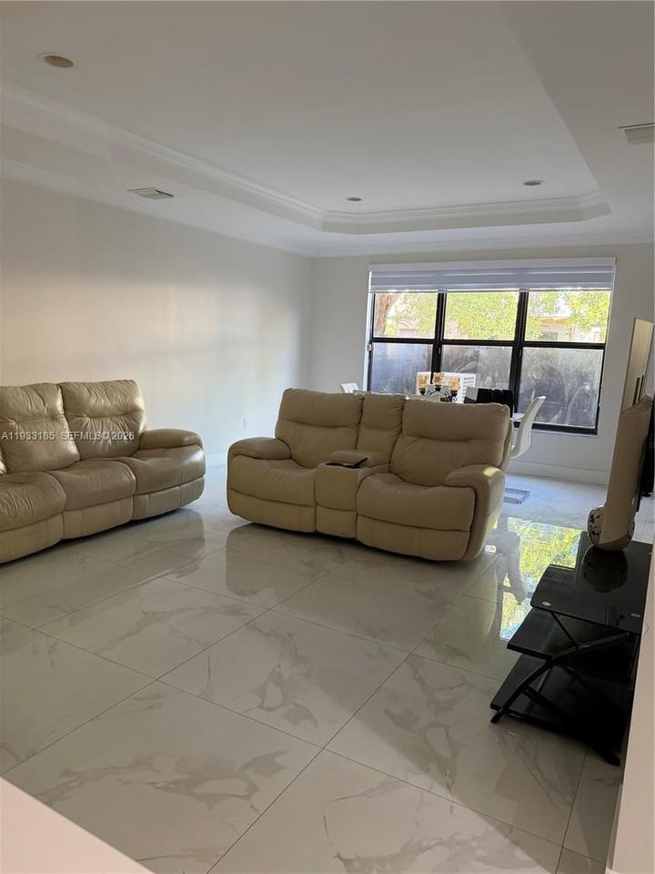 8935 Sw 228th Ln - Photo 5 of 15