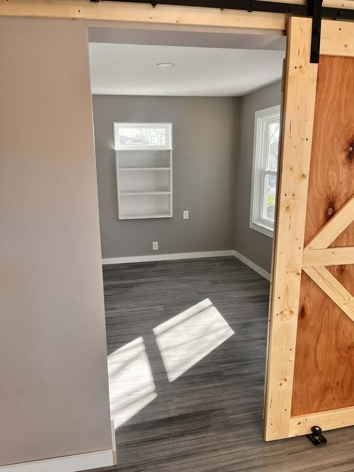 1921 Maple Ave - Photo 3 of 15