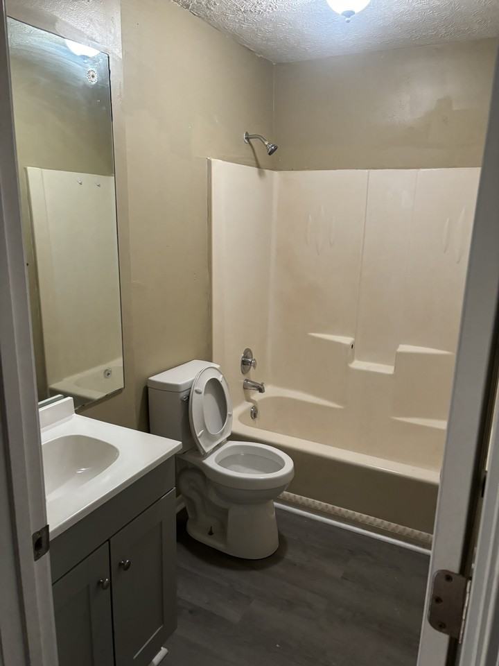 1721 Highland Way #B - Photo 7 of 10