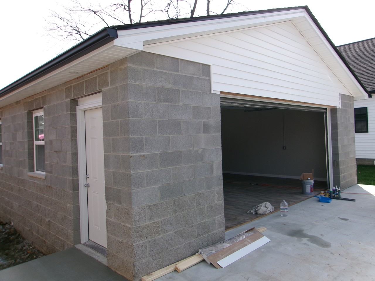 619 Mayes Ln - Photo 7 of 17