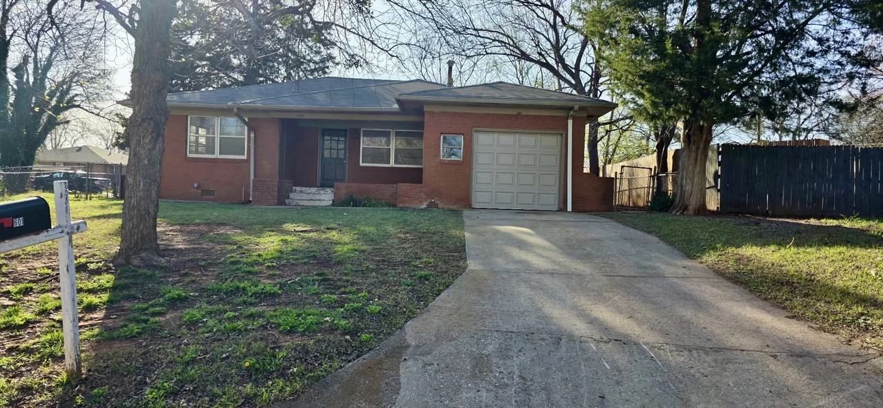 601 N 6th Ave - Photo 6 of 9