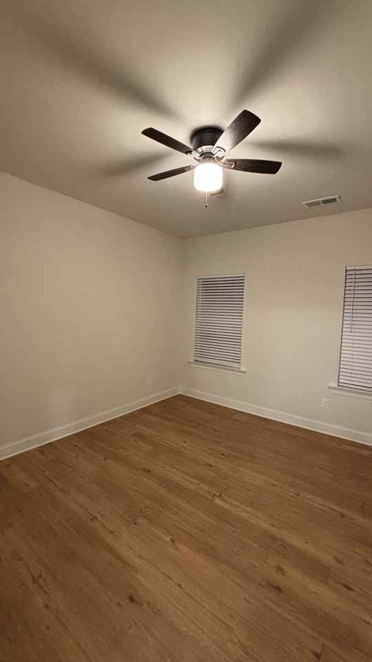 4817 Victoria Ave - Photo 5 of 21