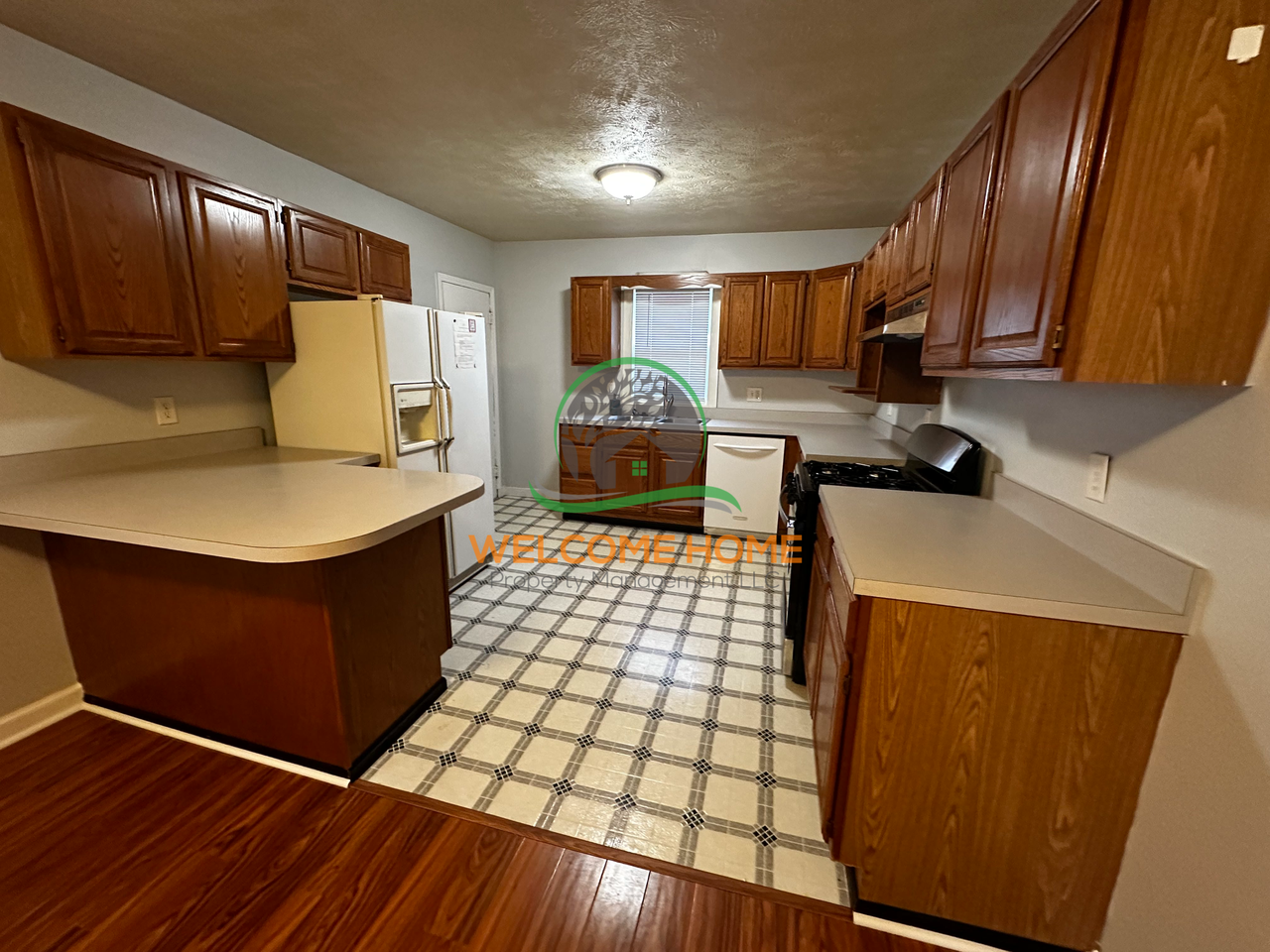 2416 N 22nd St - Photo 6 of 43