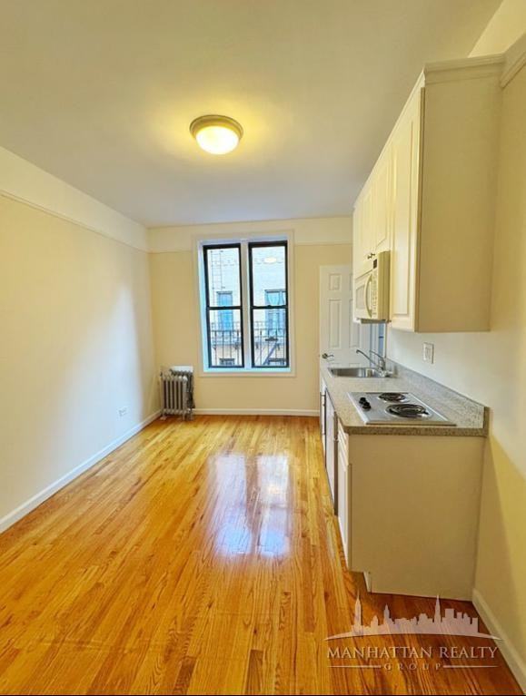 W 45th St #3A - Photo 2 of 3