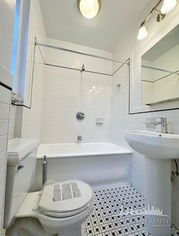 W 45th St #3A - Photo 3 of 3