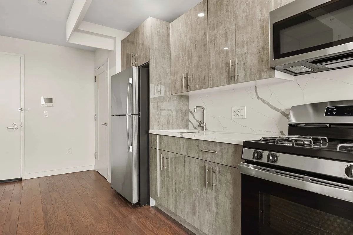 9109 Roosevelt Ave #609 - Photo 2 of 10