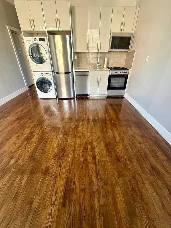 102 E 116th St #2F - Photo 2 of 6