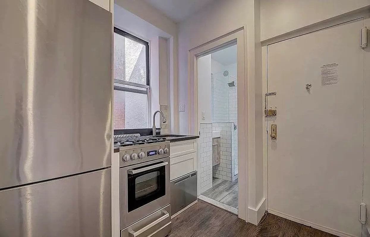 207 Madison St #7 - Photo 4 of 6