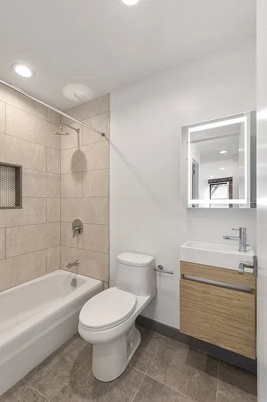 1057 Fulton St #4A - Photo 7 of 8