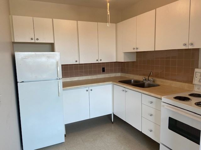 821 Douglas Street #307 - Photo 4 of 10