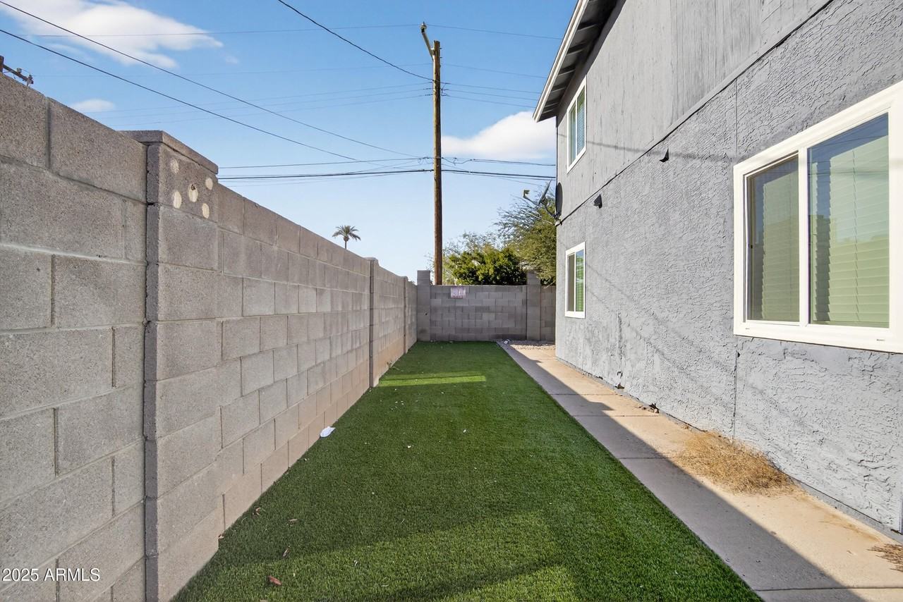 1110 N 10th St Apt 2 - Photo 5 of 22