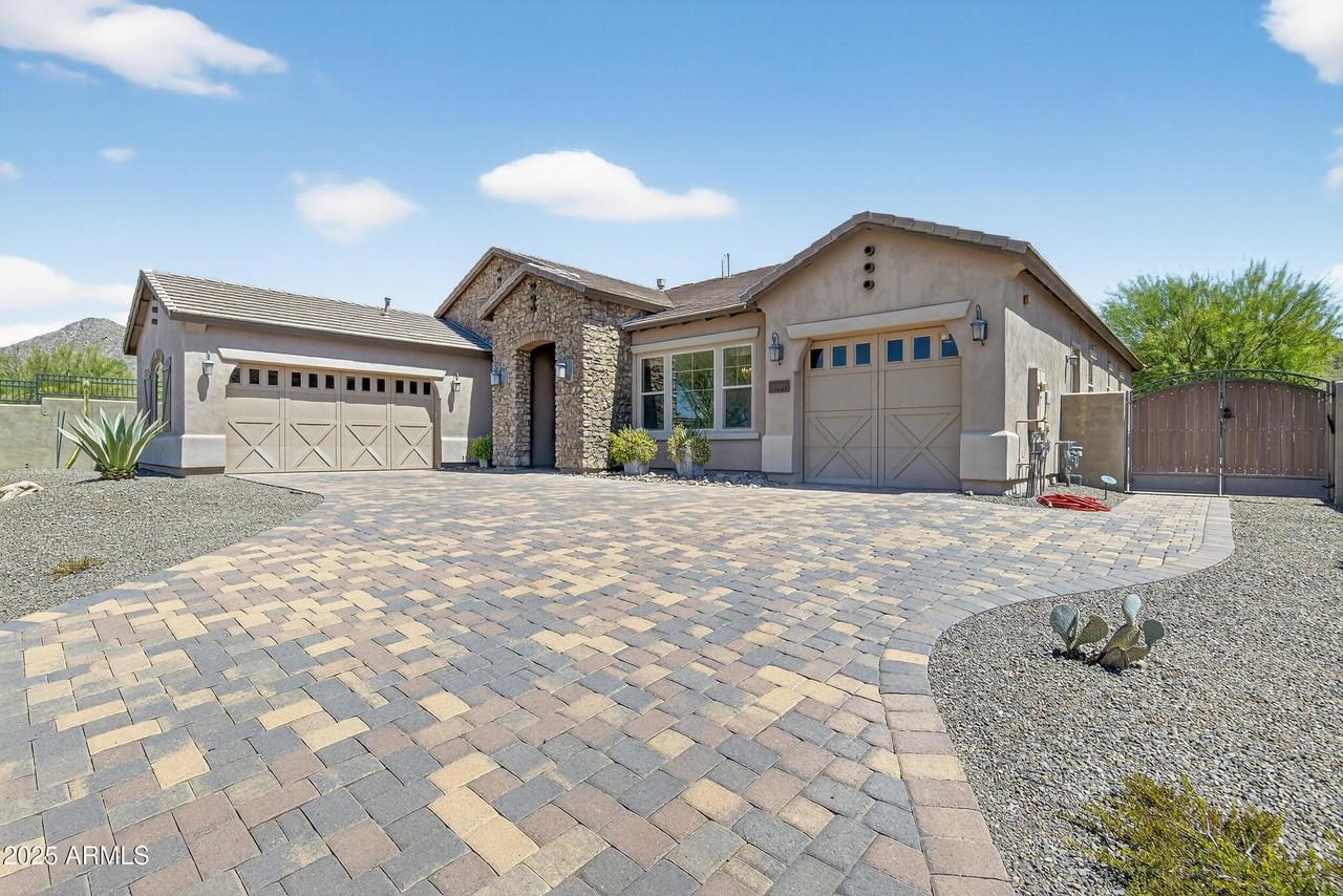 10997 N 137th St - Photo 5 of 50