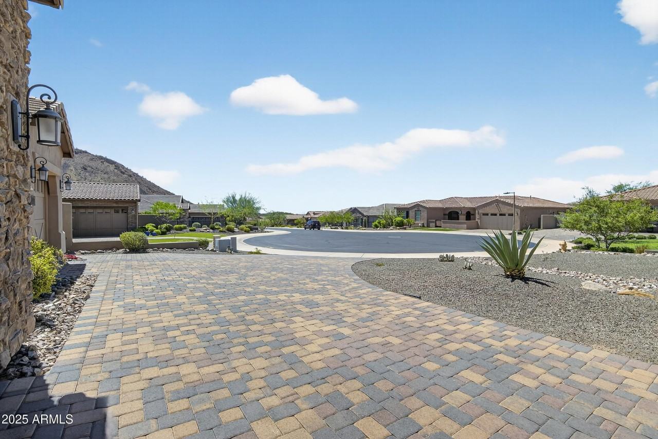 10997 N 137th St - Photo 6 of 50