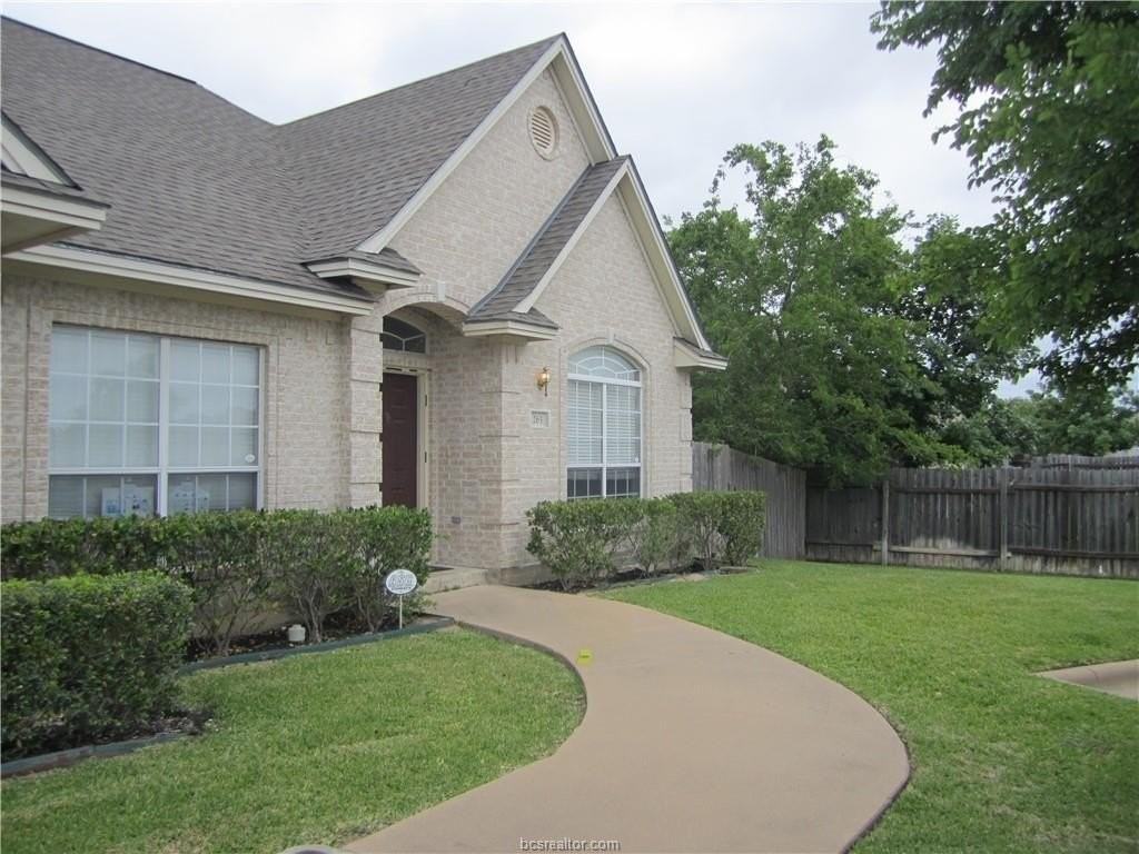 263 Navarro Dr - Photo 2 of 31