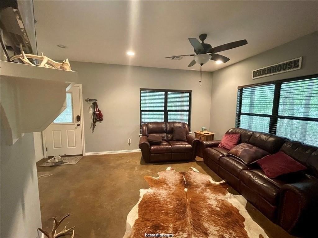 11357 Oak Lake Rd - Photo 3 of 14