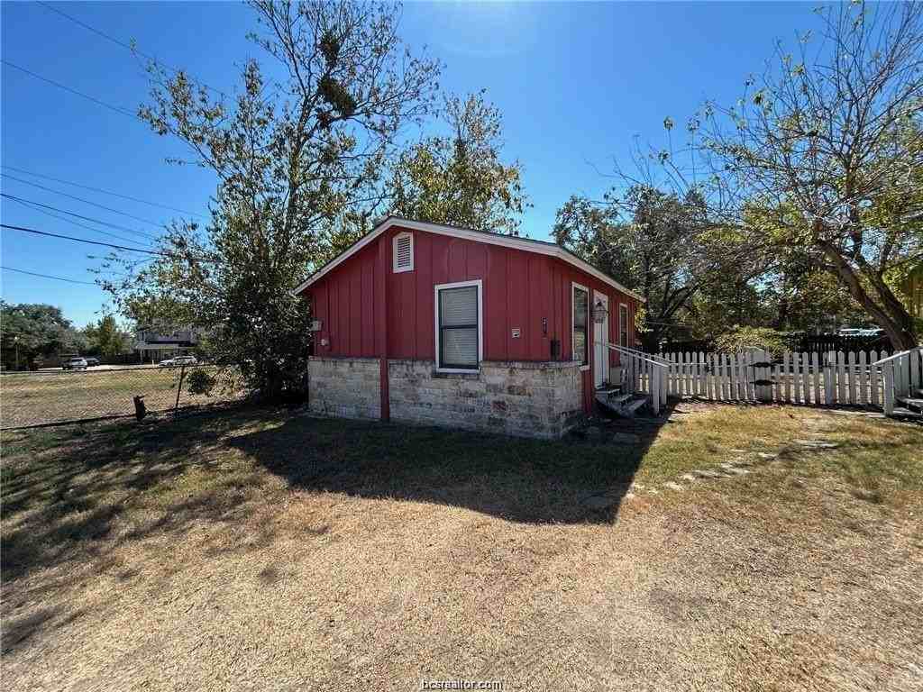 216 Montclair Ave - Photo 2 of 13