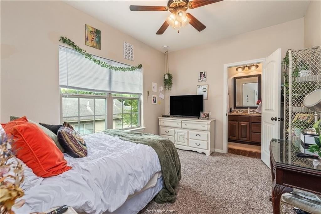 411 Ash St - Photo 7 of 17