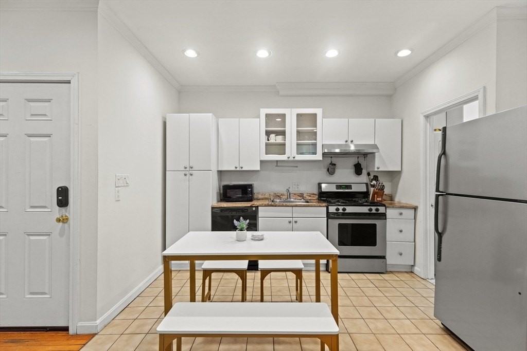 245 W 5th St - Photo 4 of 12