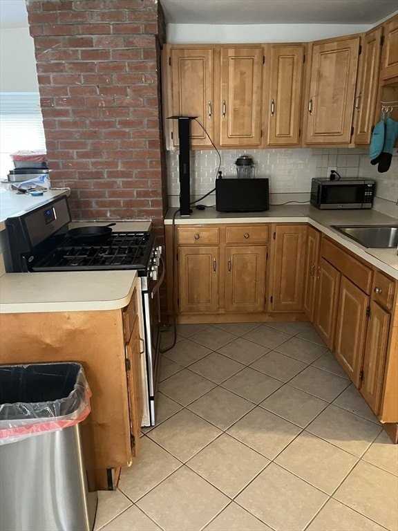 81 Thornton St - Photo 3 of 13