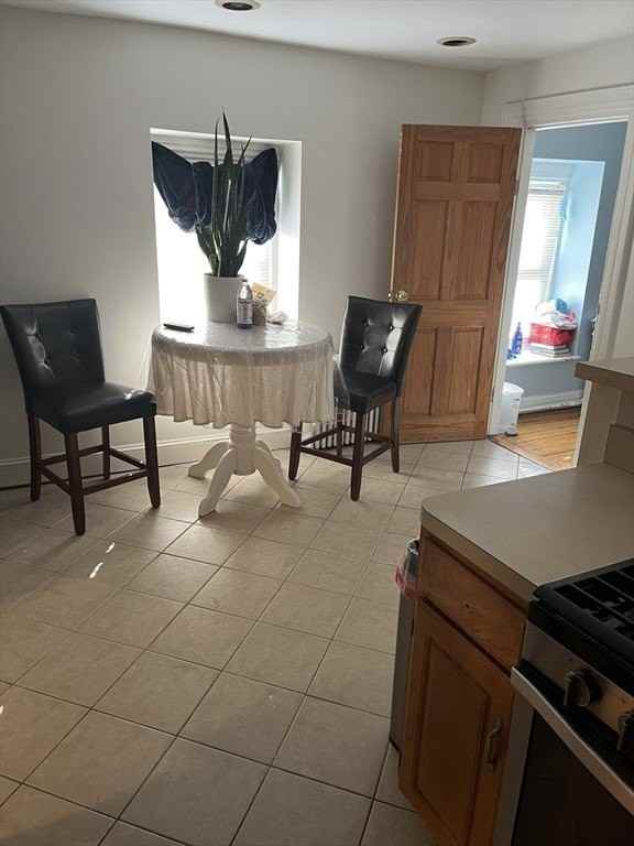 81 Thornton St - Photo 6 of 13