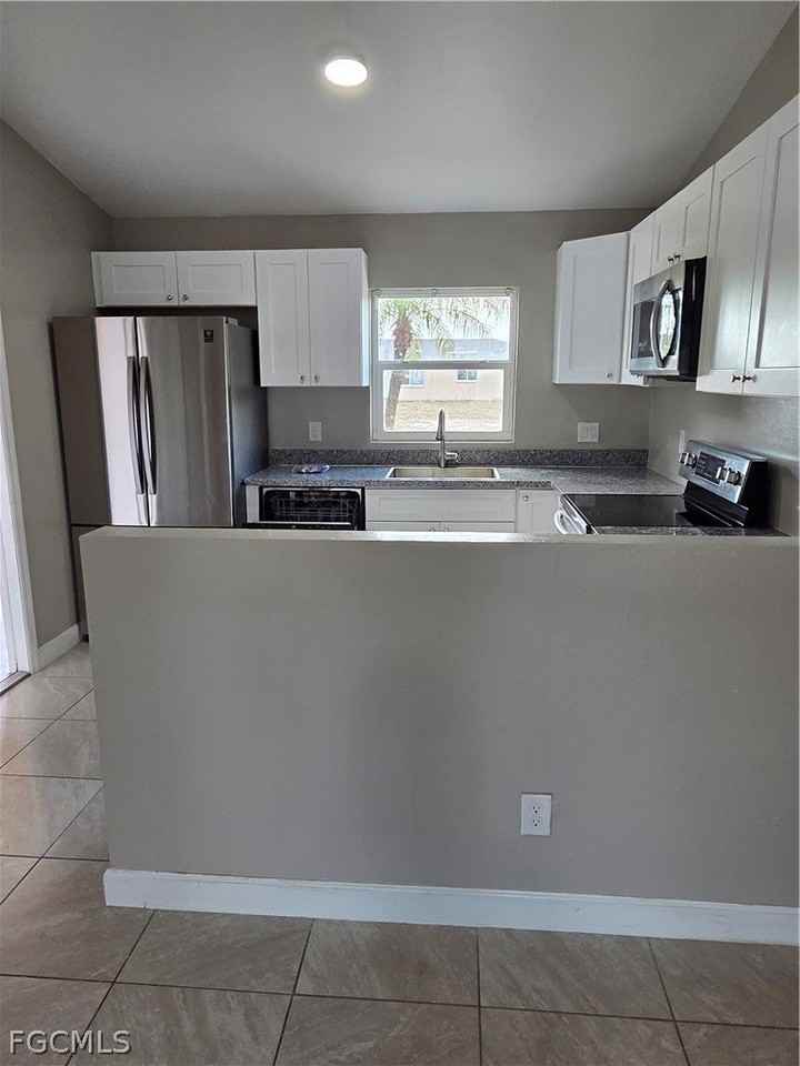 1117 Gordon Ave S - Photo 4 of 23