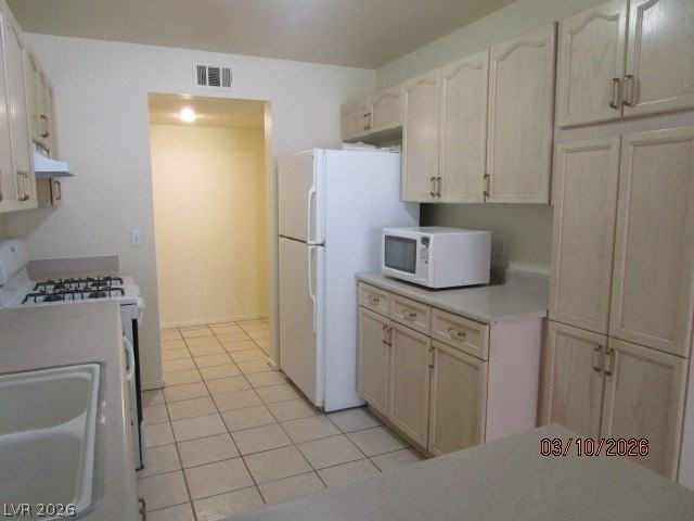 8449 Sewards Bluff Ave - Photo 6 of 22