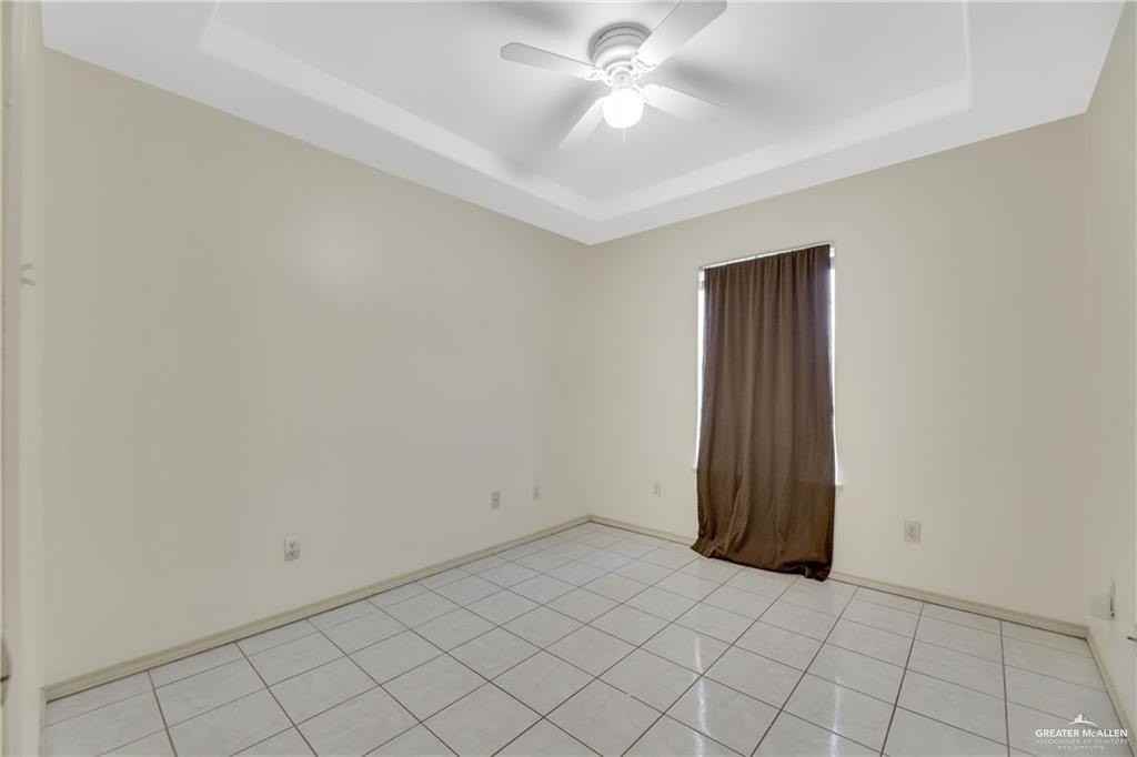 609 Via Sol Dr - Photo 5 of 20