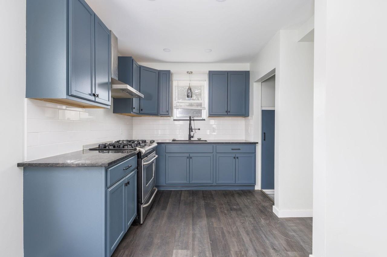 12026 Wayburn St - Photo 4 of 21