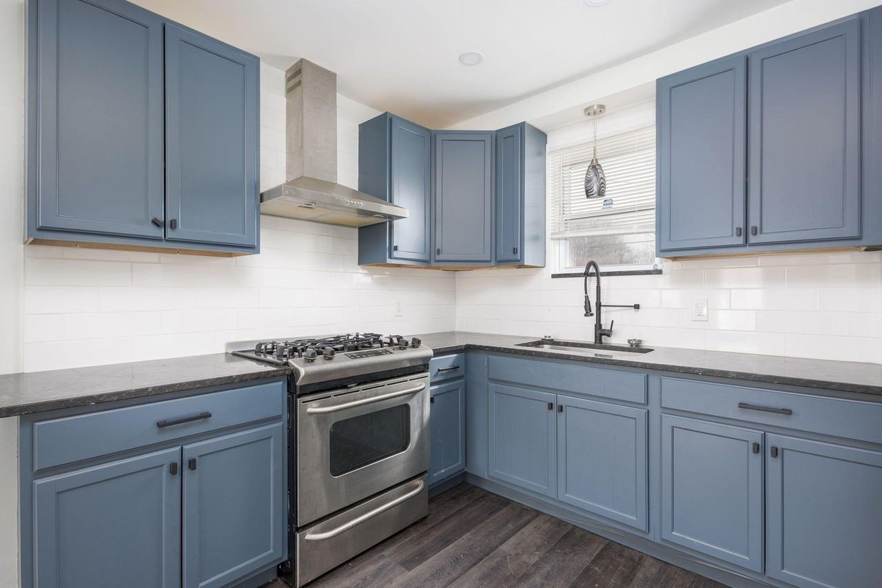 12026 Wayburn St - Photo 5 of 21