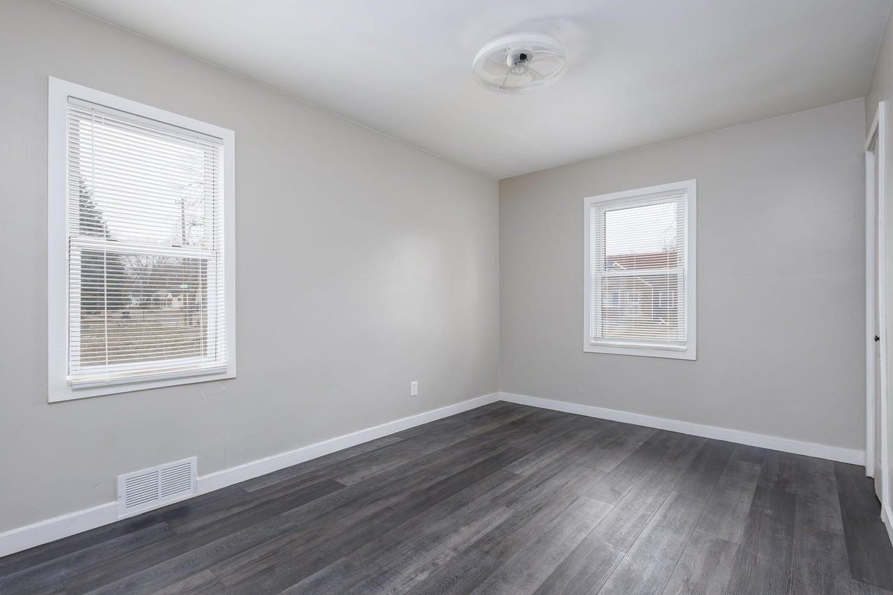 12026 Wayburn St - Photo 6 of 21