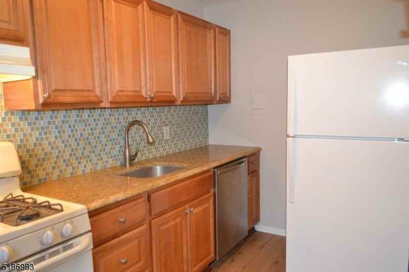 805 Mountain Ave #D - Photo 5 of 15