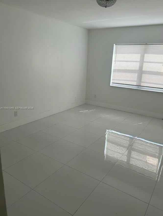 3048 E Sunrise Lakes Dr #411 - Photo 4 of 7