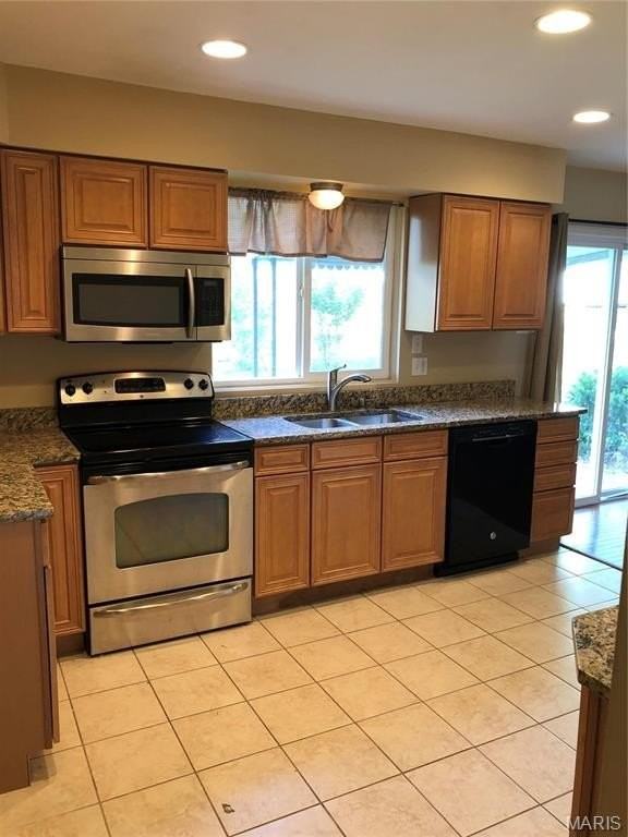 11011 Fawnhaven Dr - Photo 2 of 22