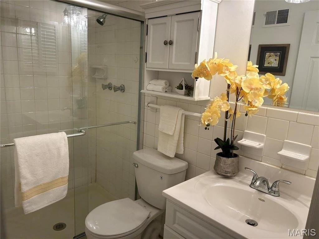 11011 Fawnhaven Dr - Photo 3 of 22