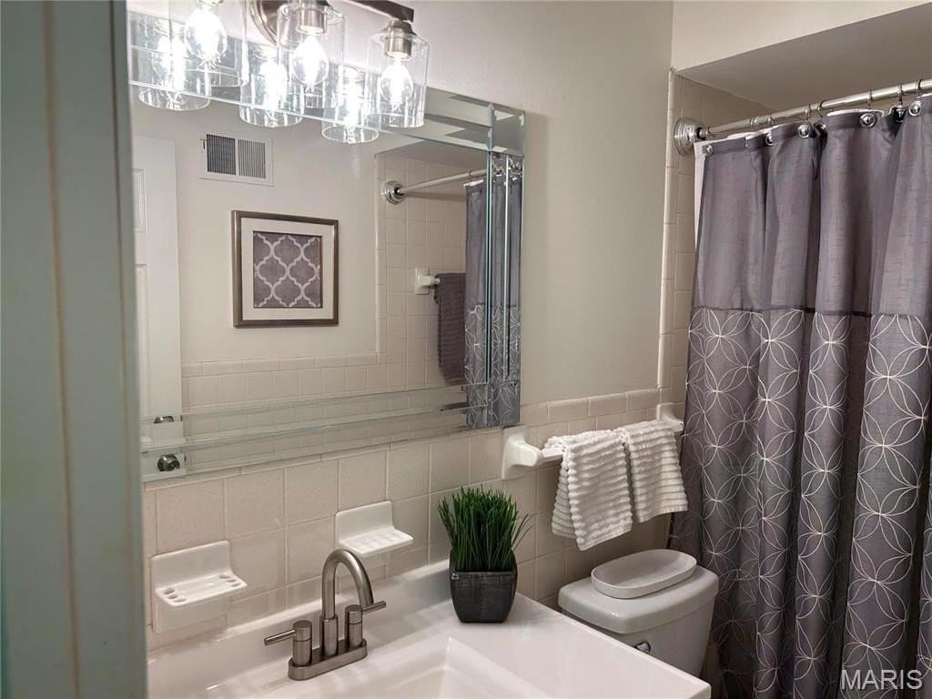 11011 Fawnhaven Dr - Photo 4 of 22