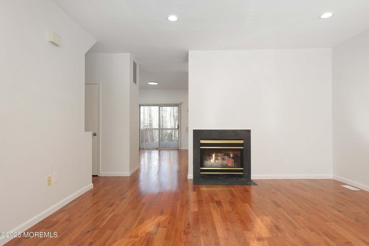 154 Yarmouth Ct Unit 52 - Photo 3 of 36