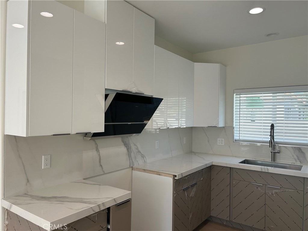 5031 1/2 Acacia St - Photo 6 of 15