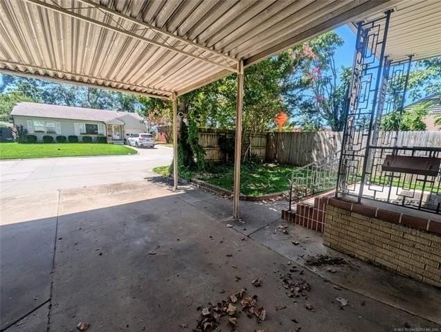 4524 S Quaker Ave Unit 1/2 - Photo 4 of 20