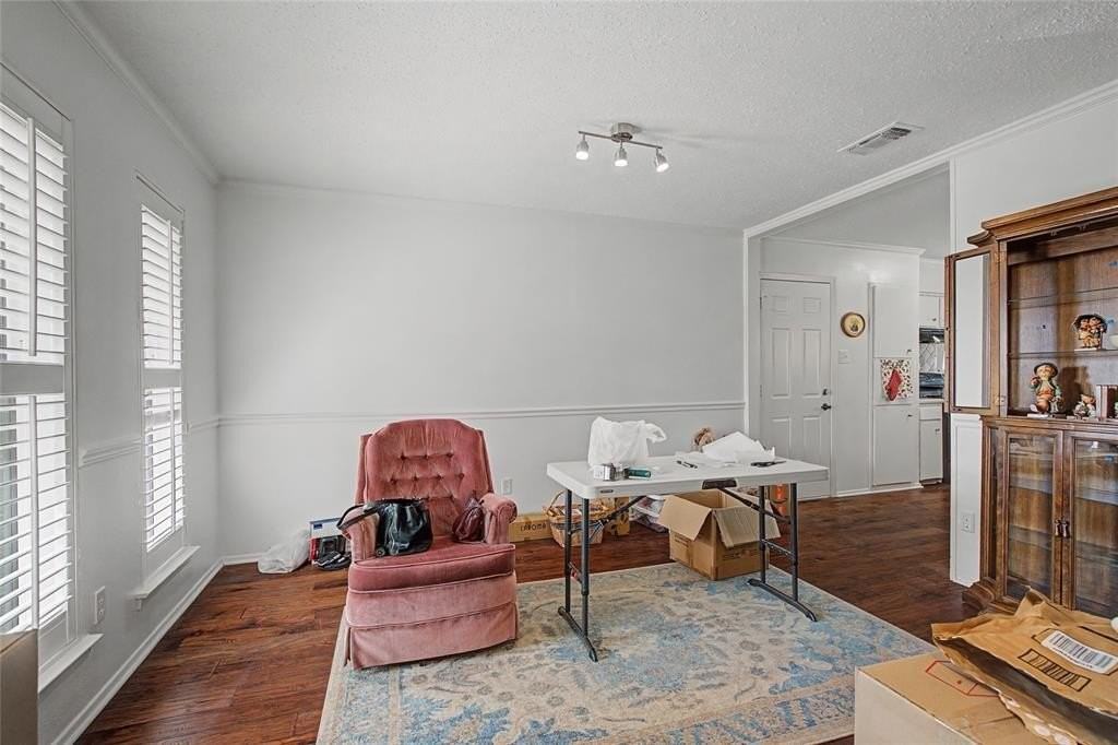 2009 Charleston Dr - Photo 4 of 27